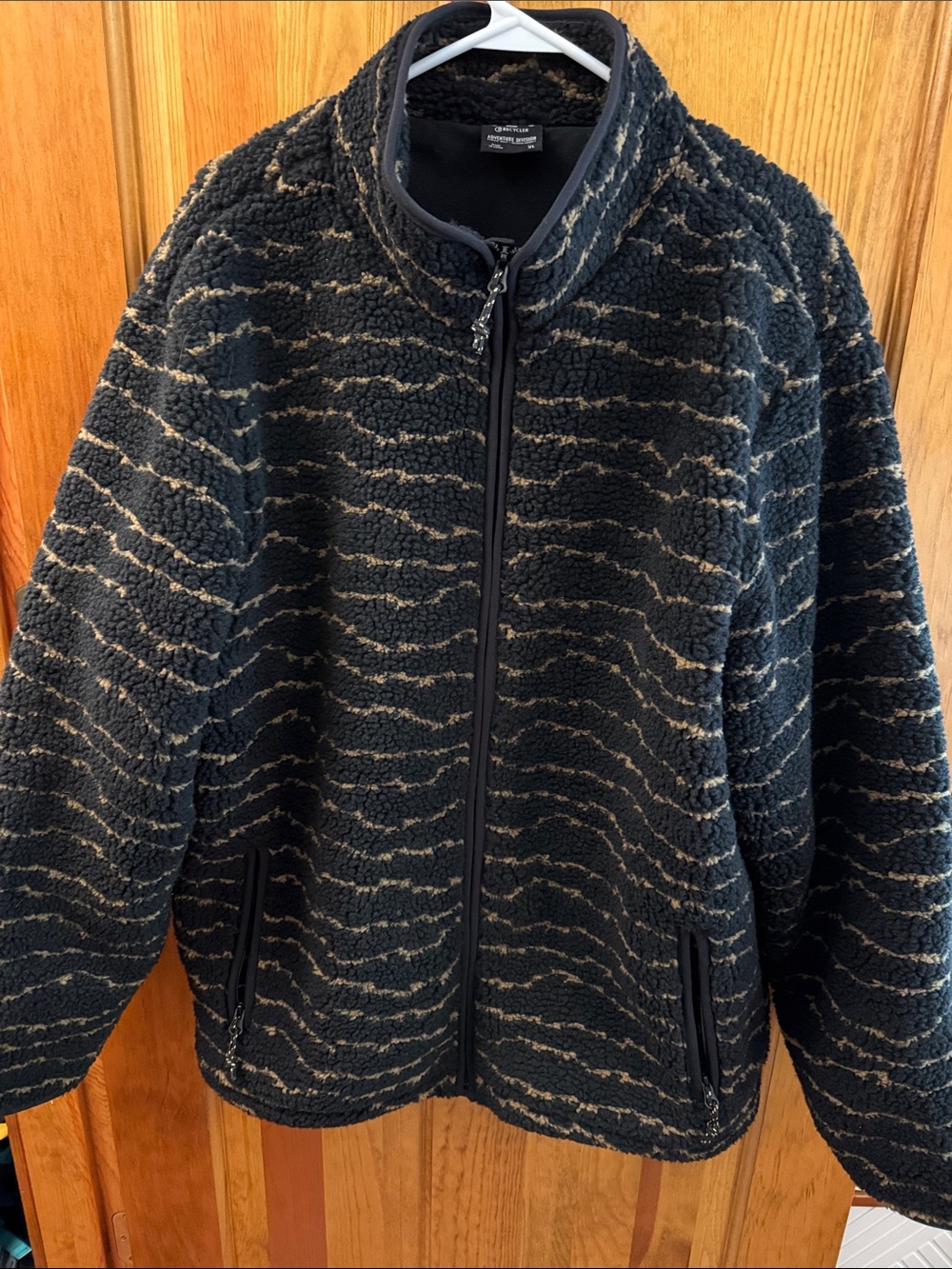 Billabong Black Sherpa Puffer Jacket with Tan Stripe Detail